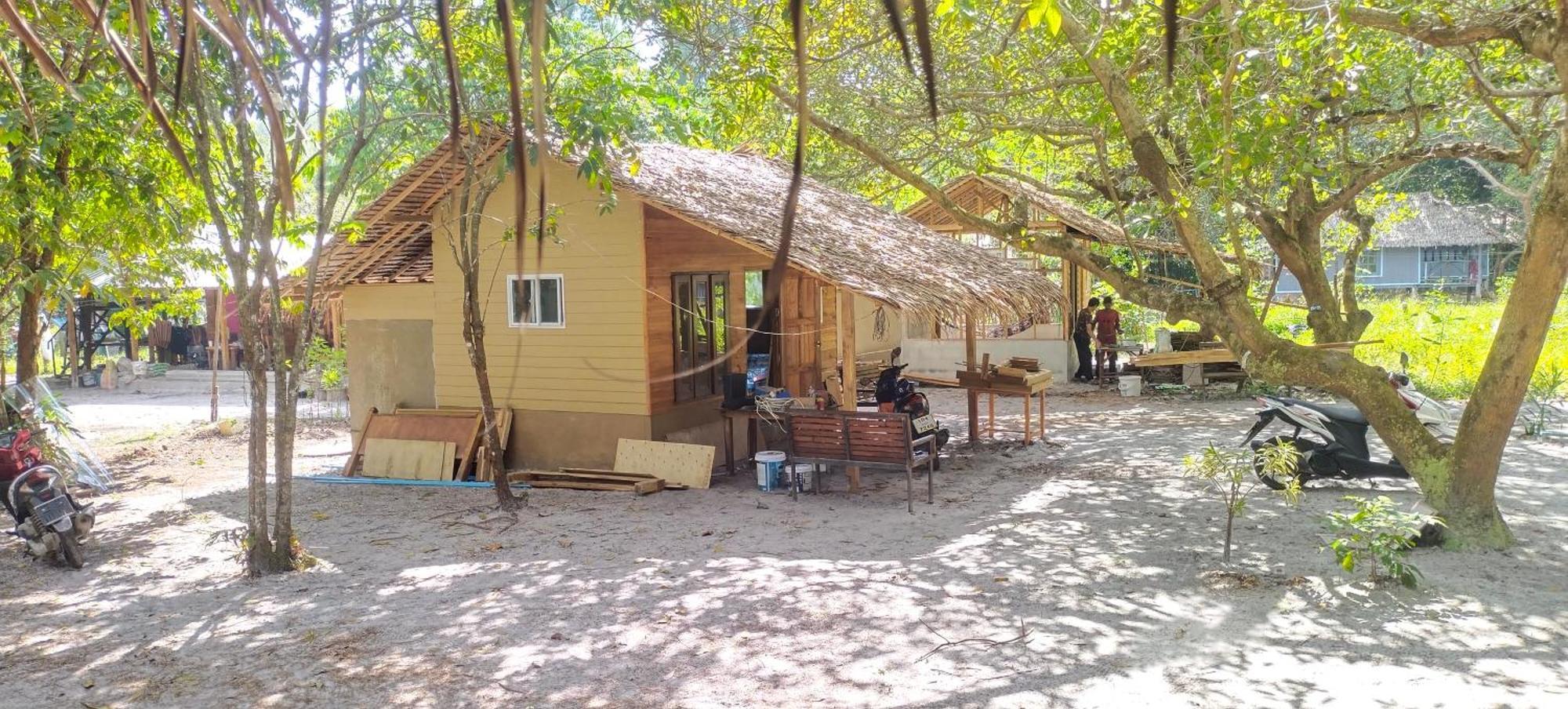 Lazy Hut Hotel Koh Phayam Exterior foto